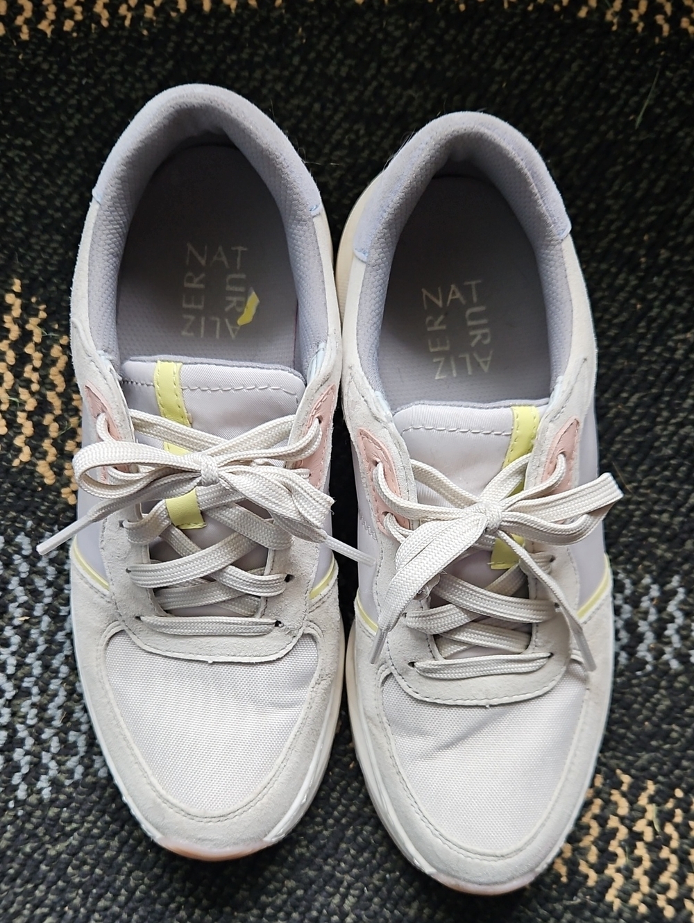 Size 7M NaturalizerWomen's Blossom Round Toe Lace Up Wedge Sneakers